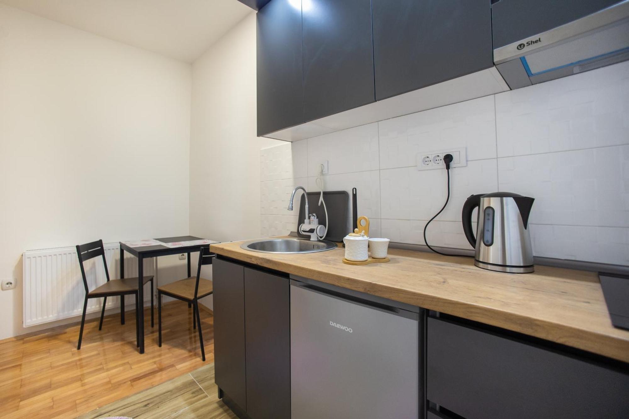 V & V Studio Apartments 2 Ni 외부 사진