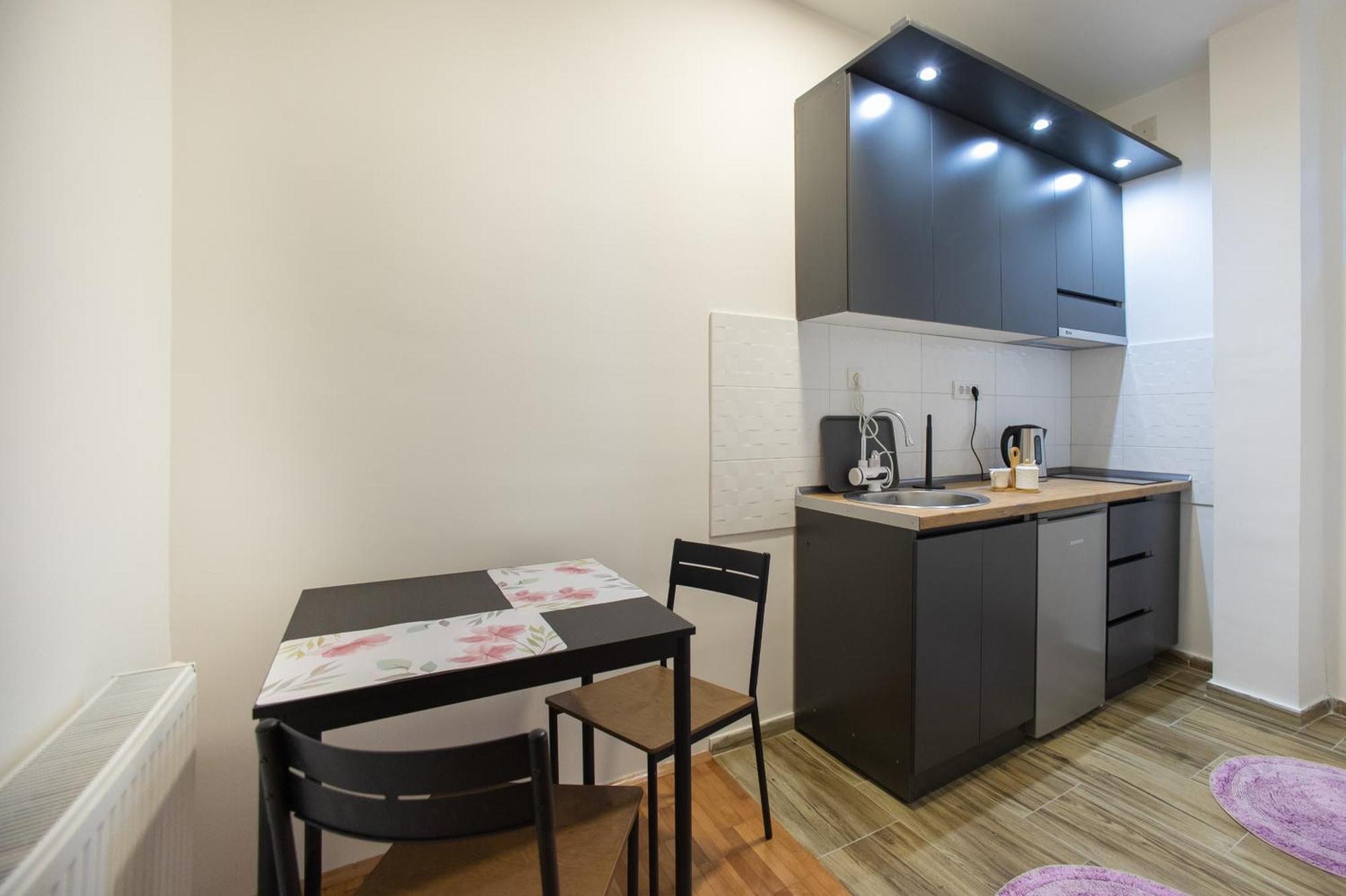 V & V Studio Apartments 2 Ni 외부 사진